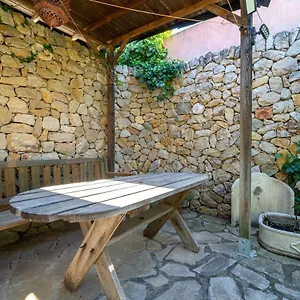  Villa Miro